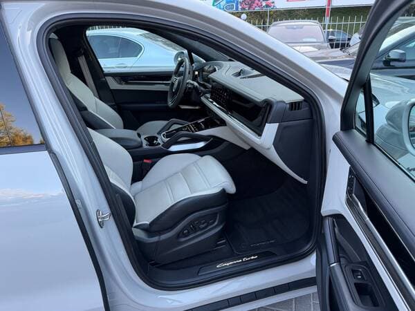 2024 Porsche Cayenne Turbo E-Hybrid Coupe — Miniatură 7