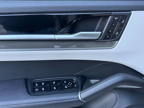 2024 Porsche Cayenne Turbo E-Hybrid Coupe — Miniatură 17