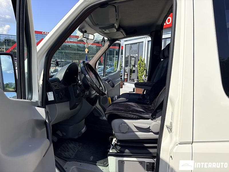 Volkswagen Crafter 2010 — Миниатюра 5