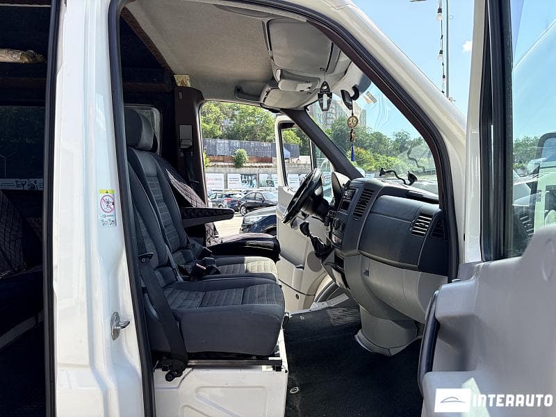 Volkswagen Crafter 2010 — Миниатюра 15