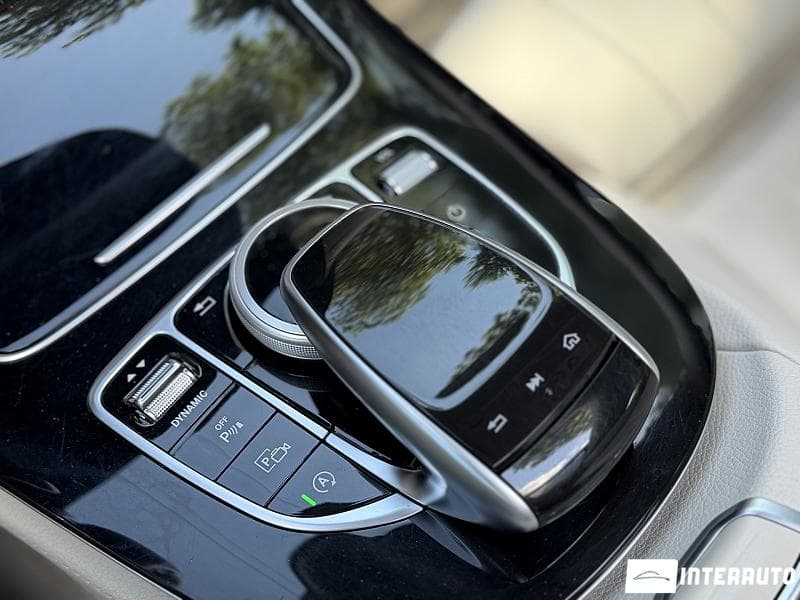 2017 Mercedes E 220 — Miniatură 13