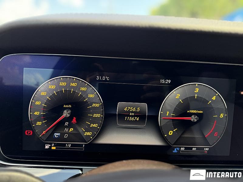 2017 Mercedes E 220 — Miniatură 10