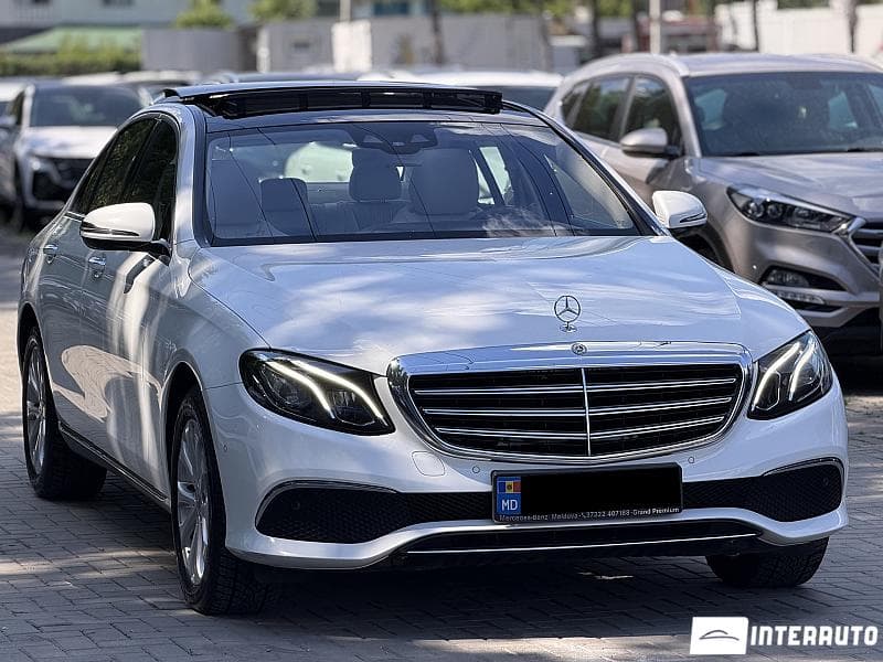 2017 Mercedes E 220 — Miniatură 3