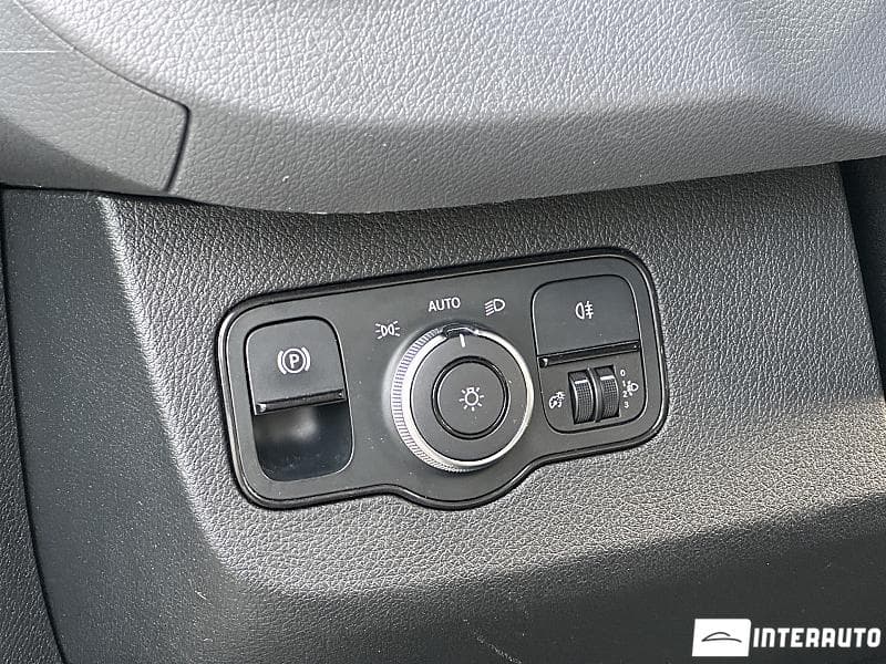 Mercedes Sprinter 2018 — Миниатюра 16