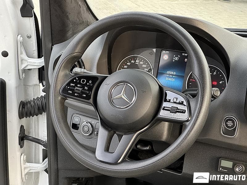 Mercedes Sprinter 2018 — Миниатюра 7