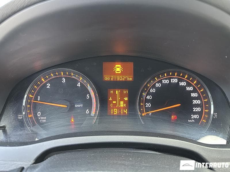 Toyota Avensis 2011 — Миниатюра 8