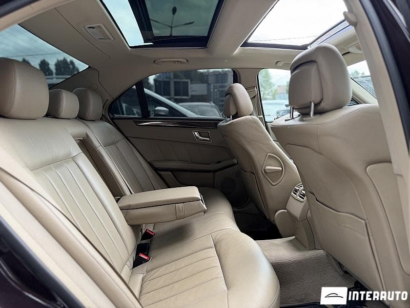 Mercedes E 220 2009 — Миниатюра 18