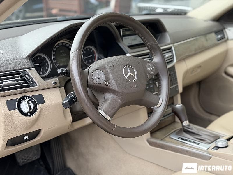 Mercedes E 220 2009 — Миниатюра 11
