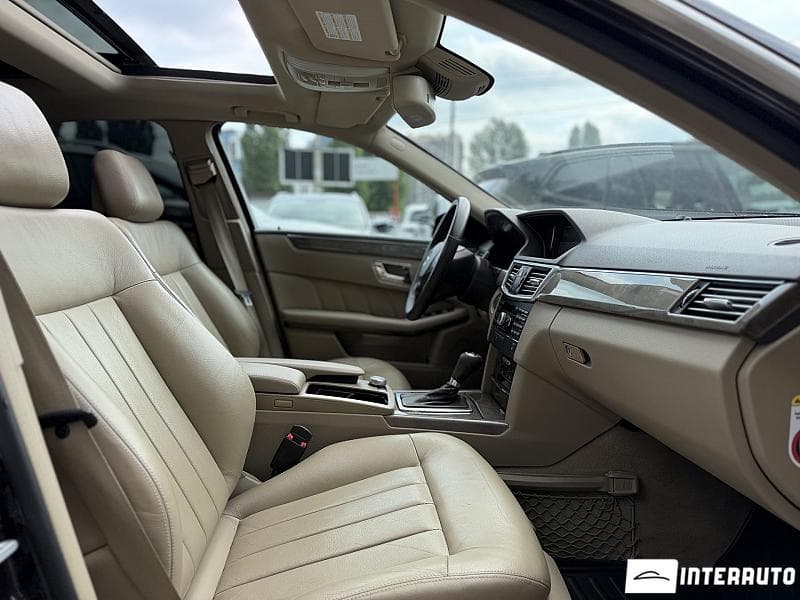 Mercedes E 220 2009 — Миниатюра 16