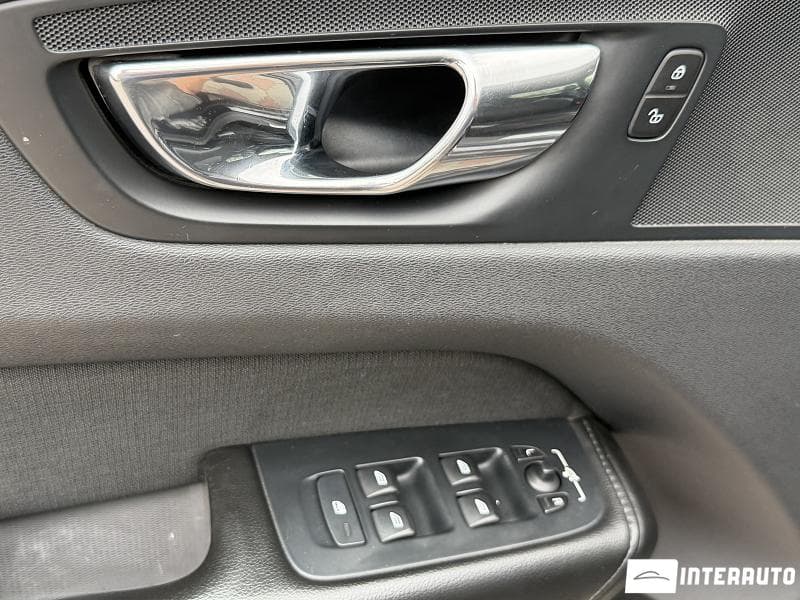 Volvo XC 60 2018 — Миниатюра 6