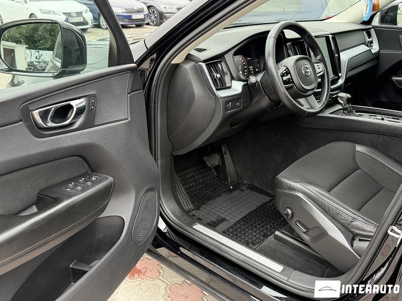 Volvo XC 60 2018 — Миниатюра 5
