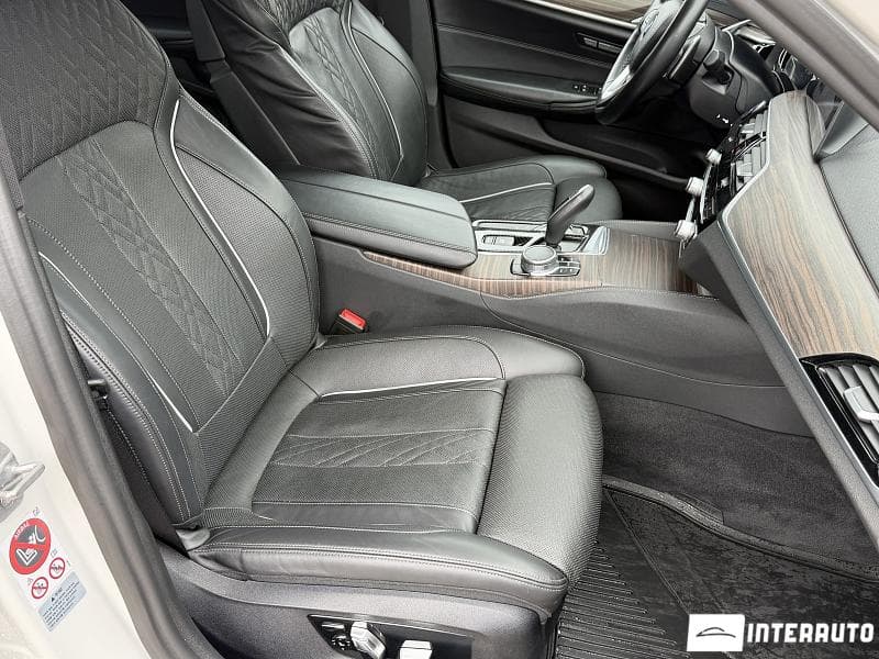BMW 520 2017 — Миниатюра 18