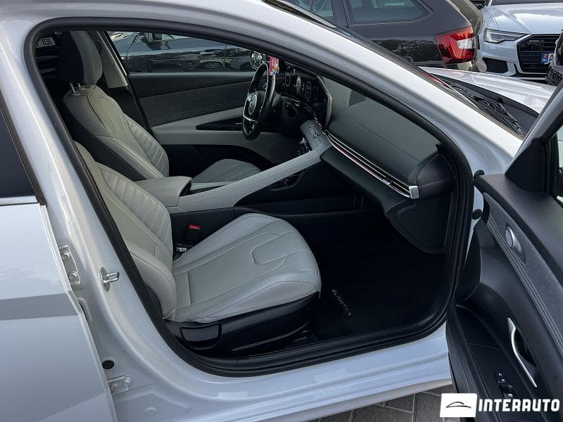 Hyundai Elantra 2022 — Миниатюра 9