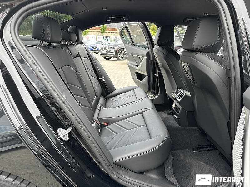 BMW 520 2024 — Миниатюра 18