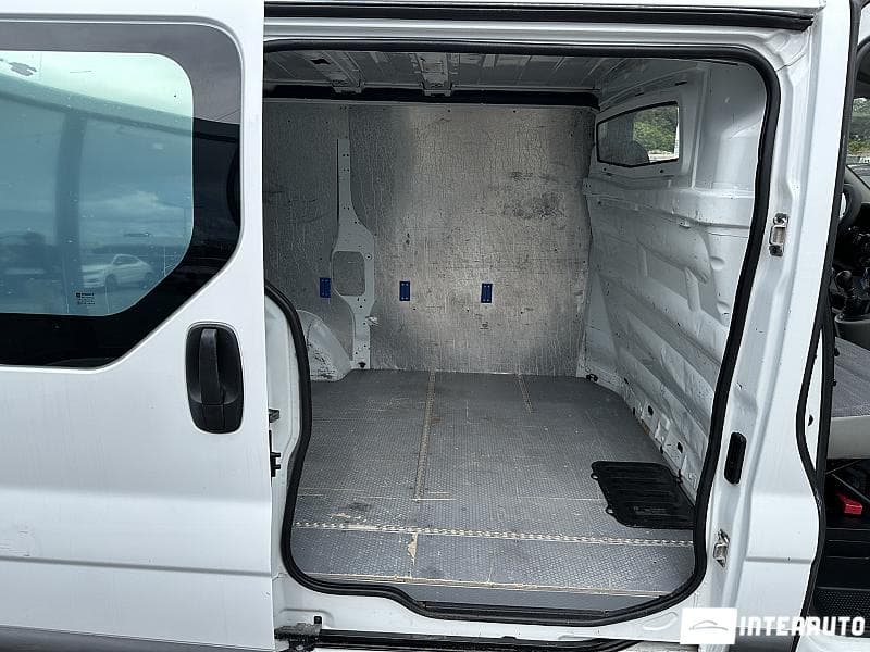 2013 Renault Trafic — Miniatură 12