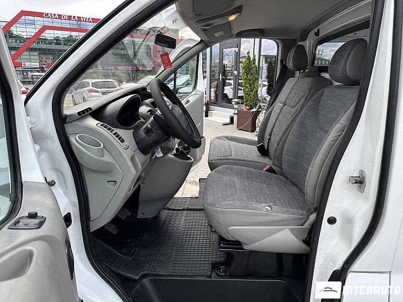 2013 Renault Trafic — Miniatură 5