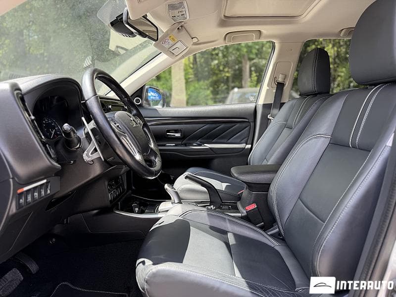 Mitsubishi Outlander 2015 — Миниатюра 9
