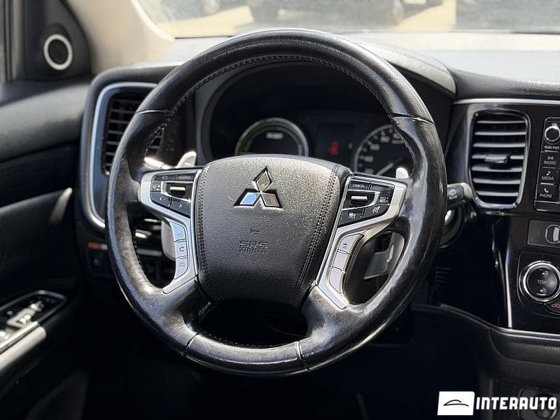 Mitsubishi Outlander 2015 — Миниатюра 13