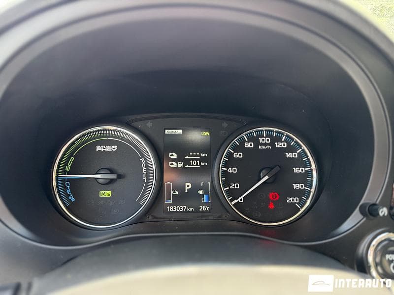 Mitsubishi Outlander 2015 — Миниатюра 14