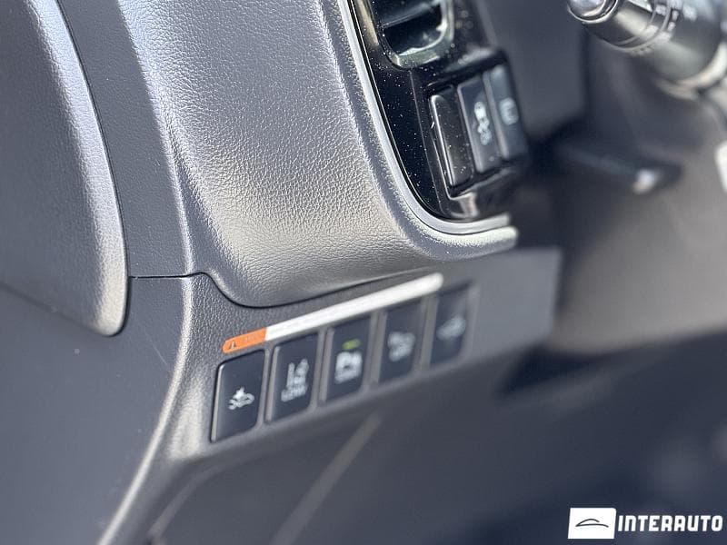 Mitsubishi Outlander 2015 — Миниатюра 12
