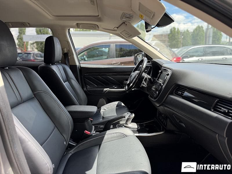 Mitsubishi Outlander 2015 — Миниатюра 20