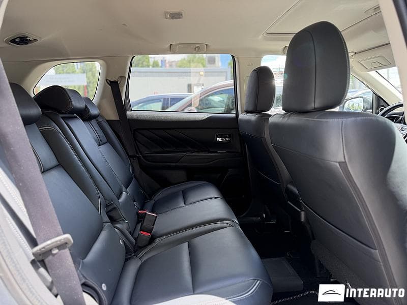 Mitsubishi Outlander 2015 — Миниатюра 21