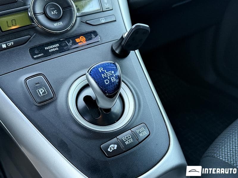 Toyota Auris 2011 — Миниатюра 12