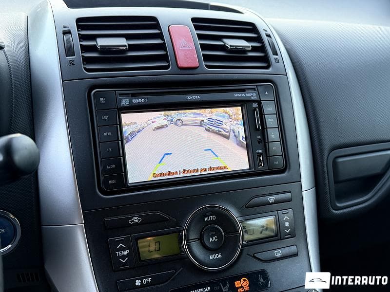Toyota Auris 2011 — Миниатюра 11