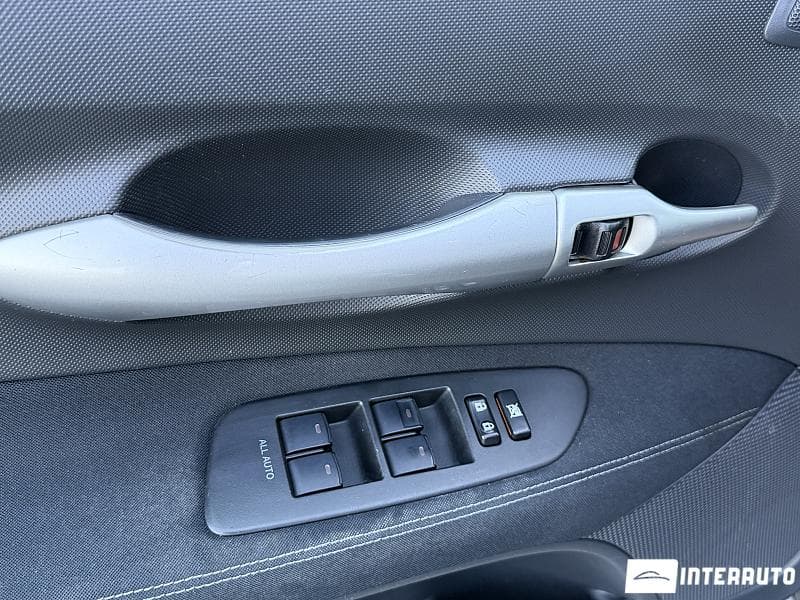 Toyota Auris 2011 — Миниатюра 13
