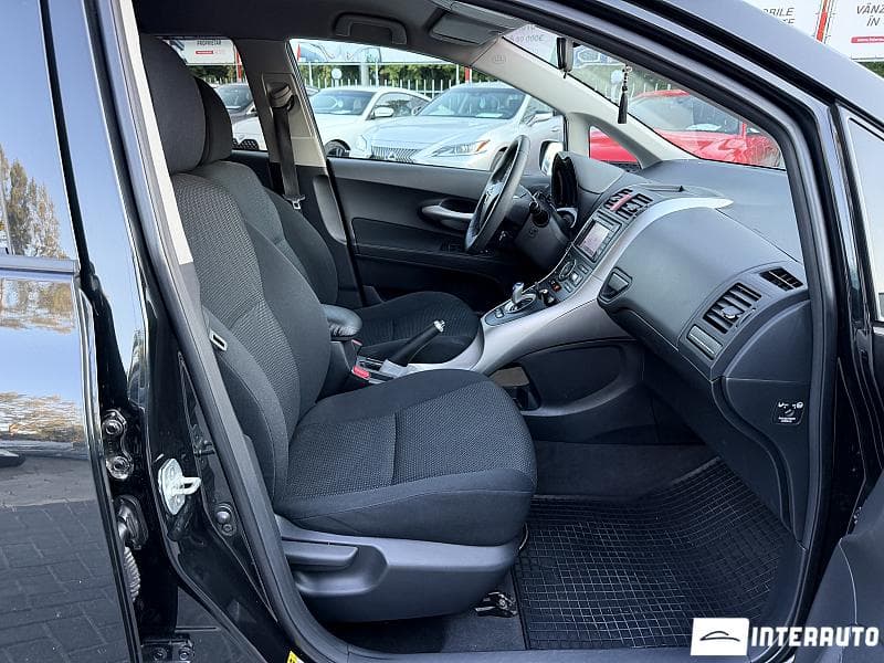 Toyota Auris 2011 — Миниатюра 6