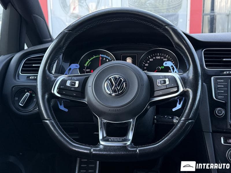 Volkswagen Golf GTE 2015 — Миниатюра 10