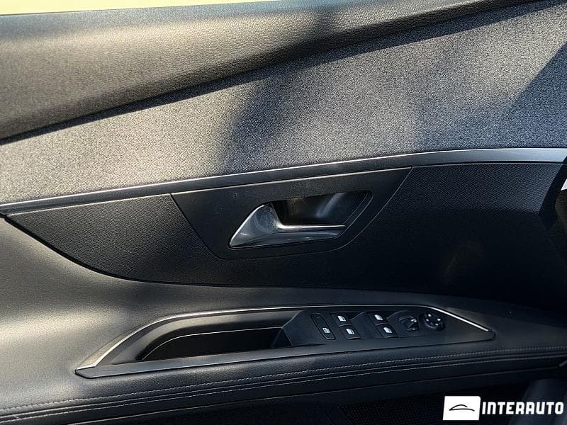 Peugeot 3008 2019 — Миниатюра 6