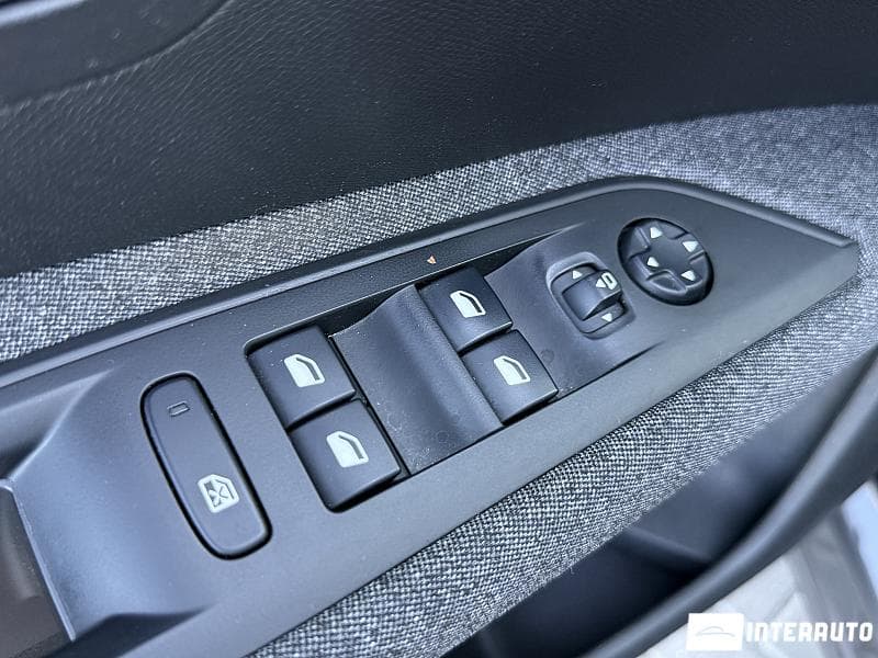 Peugeot 3008 2021 — Миниатюра 17