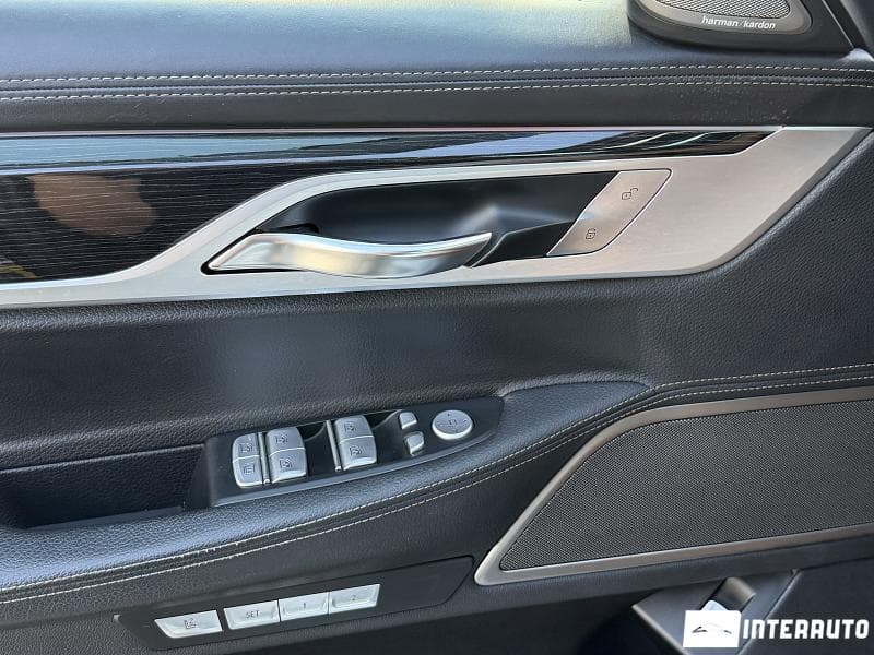 BMW 740e 2017 — Миниатюра 8