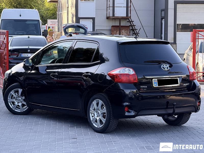 Toyota Auris 2011 — Миниатюра 2