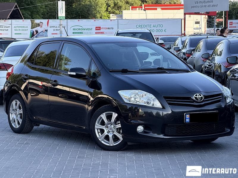 Toyota Auris 2011 — Миниатюра 3