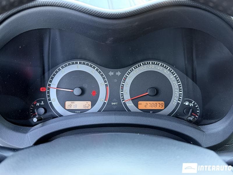 Toyota Auris 2011 — Миниатюра 9