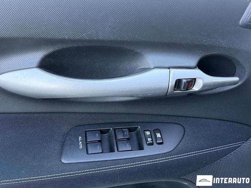 Toyota Auris 2011 — Миниатюра 13