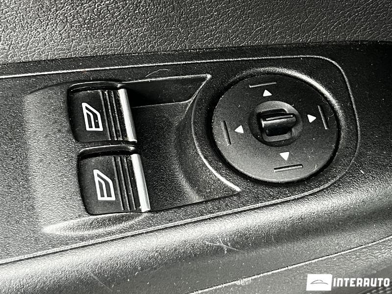 2016 Ford Tourneo Courier — Miniatură 11