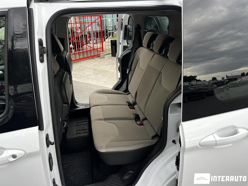 2016 Ford Tourneo Courier — Miniatură 14