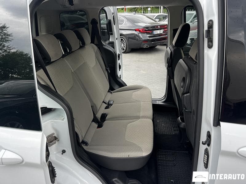 2016 Ford Tourneo Courier — Miniatură 13