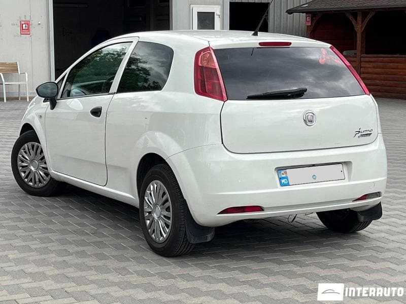 Fiat Punto 2011 — Миниатюра 3