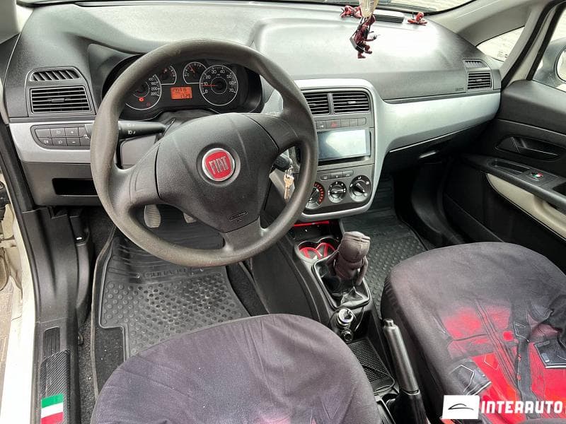 Fiat Punto 2011 — Миниатюра 8