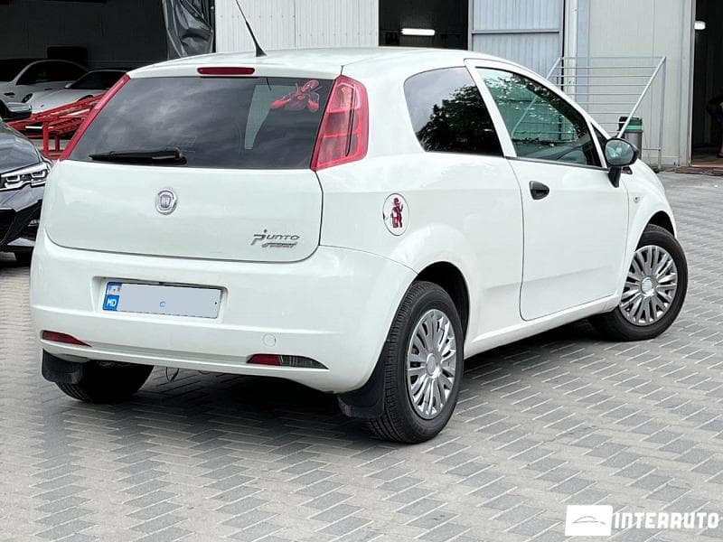 Fiat Punto 2011 — Миниатюра 4
