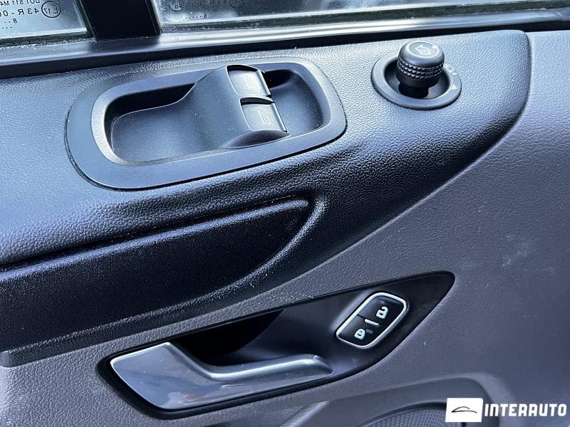 Ford Transit 2018 — Миниатюра 10