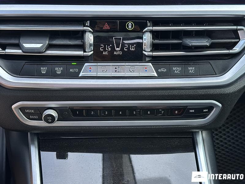 2019 BMW 330 — Miniatură 10