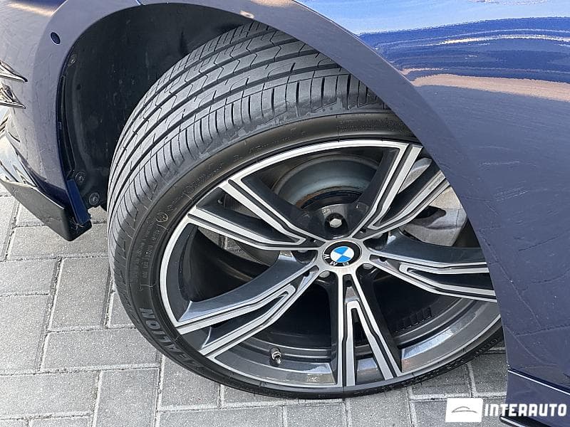 2019 BMW 330 — Miniatură 16