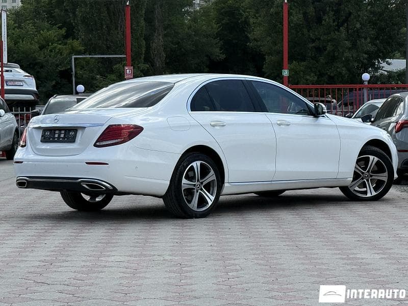 Mercedes E 220 2018 — Миниатюра 2