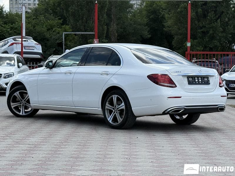Mercedes E 220 2018 — Миниатюра 3