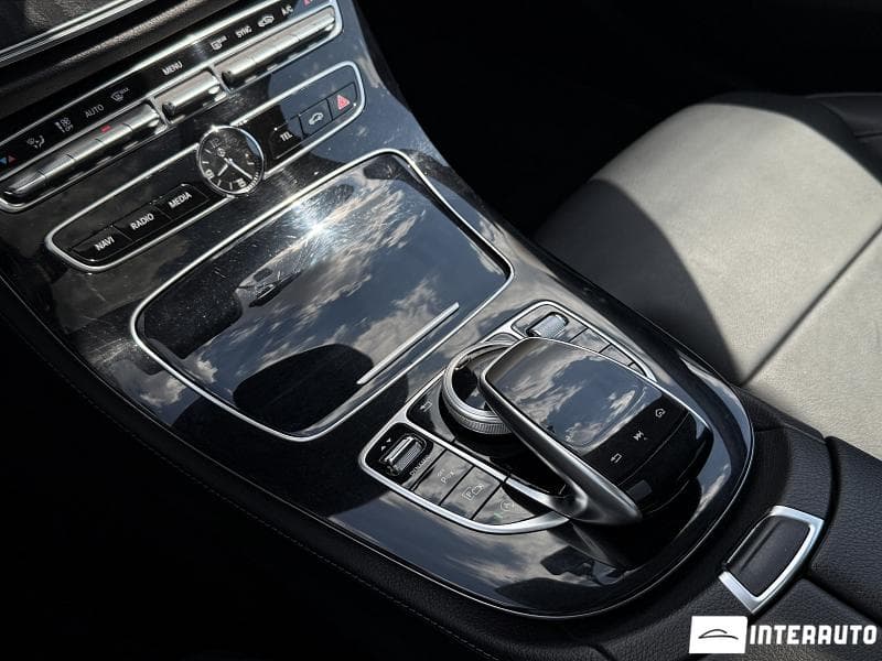 Mercedes E 220 2018 — Миниатюра 16